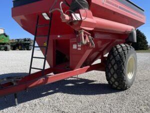 1998 United Farm Tool 760 Hydra