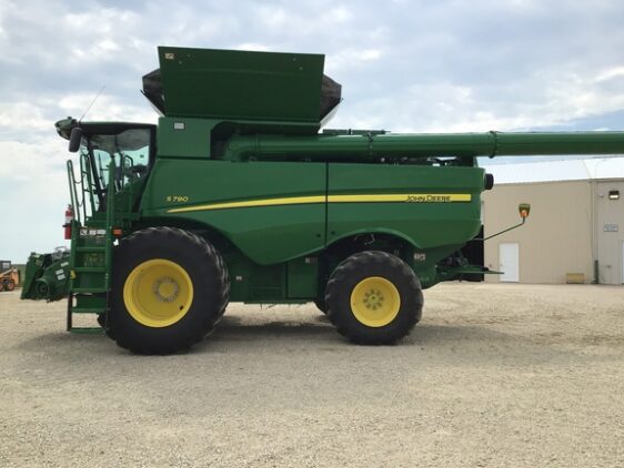 2021 John Deere S790 - Image 24