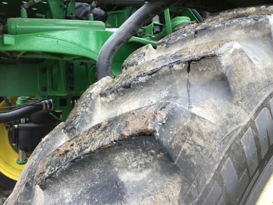 2021 John Deere R4044 - Image 11