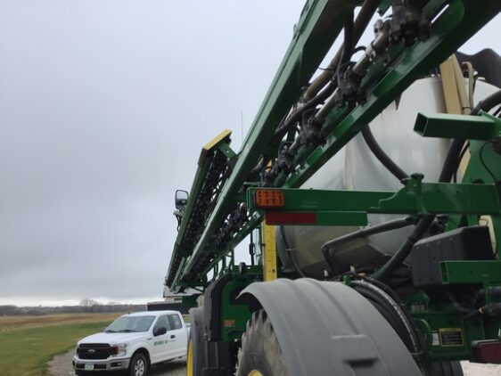 2021 John Deere R4044 - Image 24