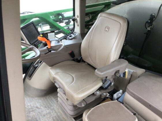 2021 John Deere R4044 - Image 36