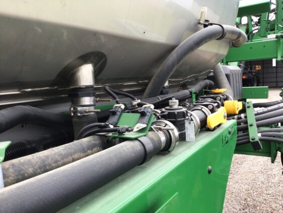 2021 John Deere R4044 - Image 16