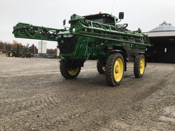 2021 John Deere R4044