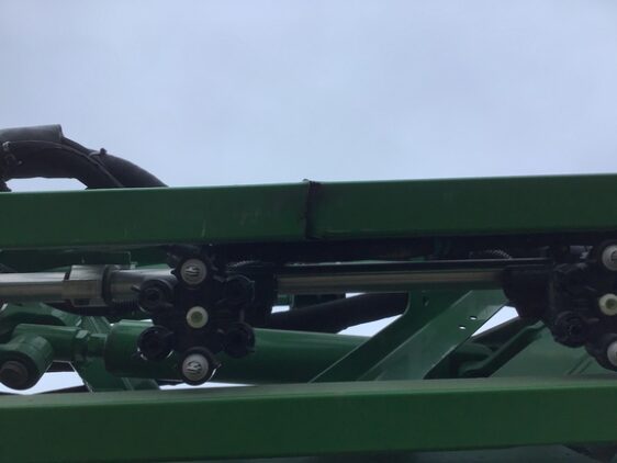 2021 John Deere R4044 - Image 32