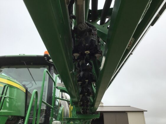 2021 John Deere R4044 - Image 28