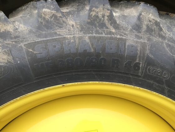 2021 John Deere R4044 - Image 10