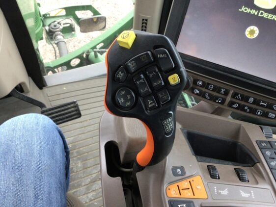 2021 John Deere R4044 - Image 38