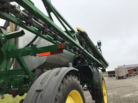 2021 John Deere R4044 - Image 25