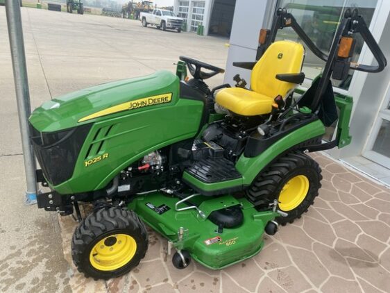 2021 John Deere 1025R - Image 2