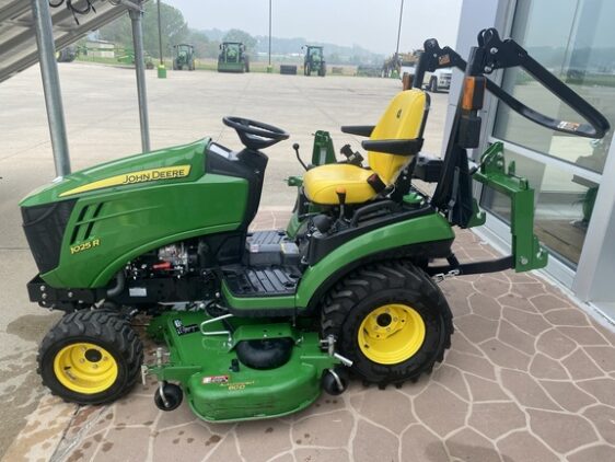 2021 John Deere 1025R