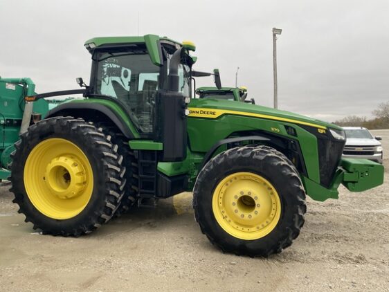 2021 John Deere 8R 370 - Image 4