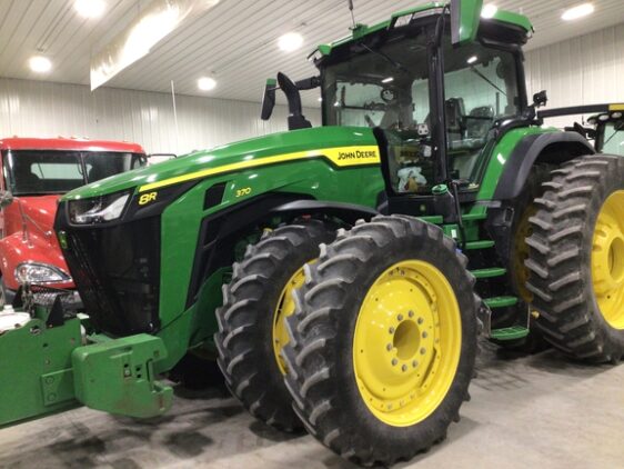 2022 John Deere 8R 370 - Image 3