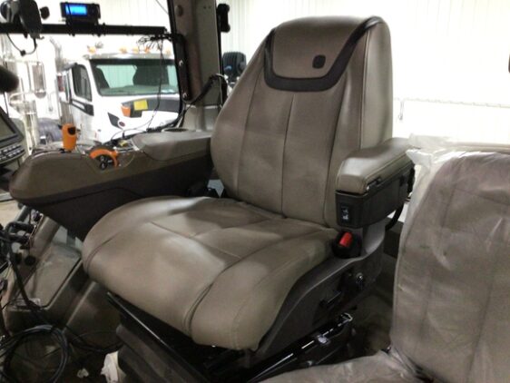 2022 John Deere 8R 370 - Image 5