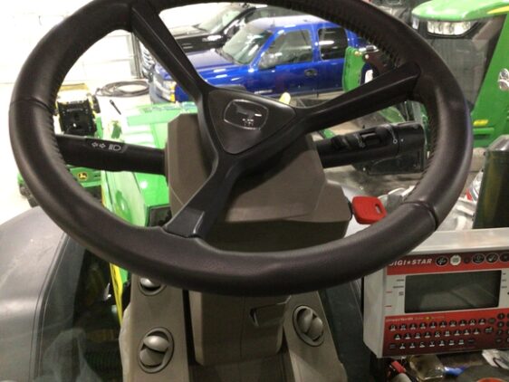 2022 John Deere 8R 370 - Image 12