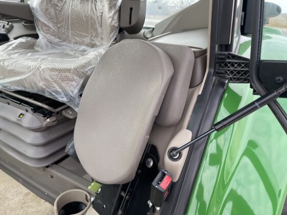 2023 John Deere 6155M - Image 31