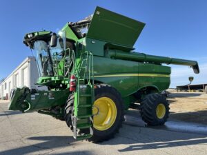 2023 John Deere S780