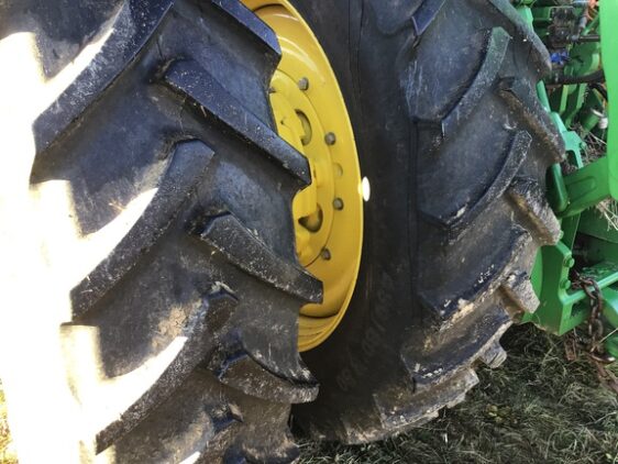 2022 John Deere 8R 410 - Image 9