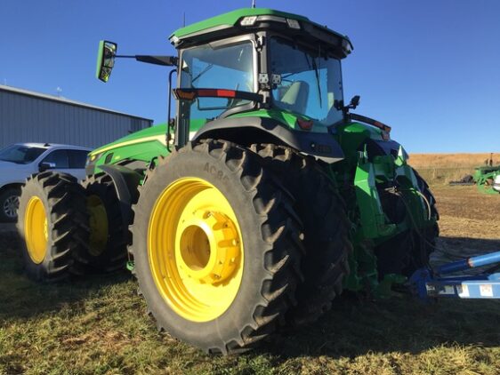 2022 John Deere 8R 410 - Image 6
