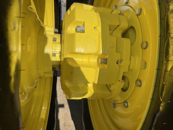 2023 John Deere 8R 410 - Image 9