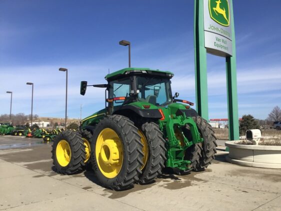 2023 John Deere 8R 410 - Image 4