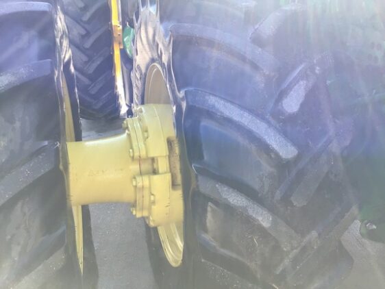 2023 John Deere 8R 410 - Image 12