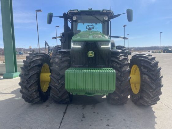2023 John Deere 8R 410 - Image 2