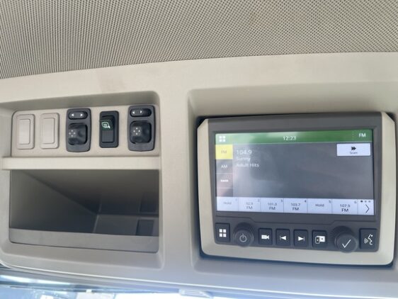 2023 John Deere 8R 410 - Image 14