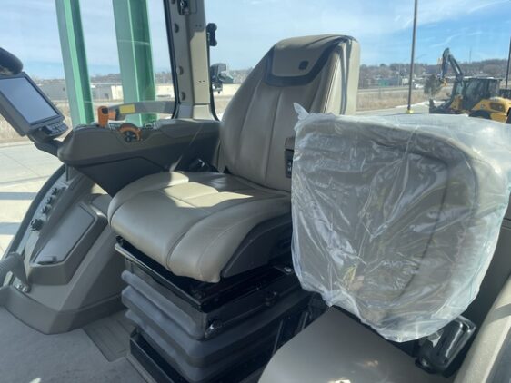 2023 John Deere 8R 410 - Image 16