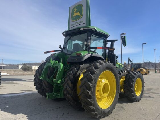 2023 John Deere 8R 410 - Image 2