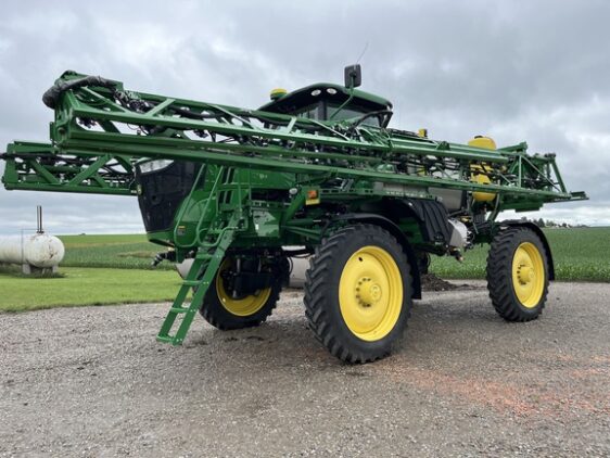 2016 John Deere R4038 - Image 2