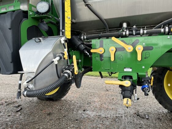 2016 John Deere R4038 - Image 19