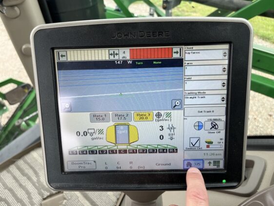 2016 John Deere R4038 - Image 32