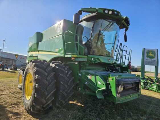 2022 John Deere S780