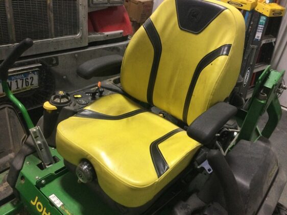 2021 John Deere Z740R - Image 2