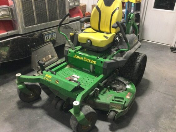 2021 John Deere Z740R