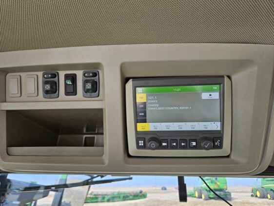 2024 John Deere 9R 490 - Image 17