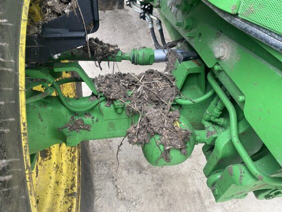 2024 John Deere 6R 215 - Image 9