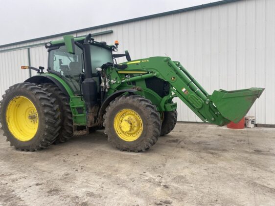 2024 John Deere 6R 215