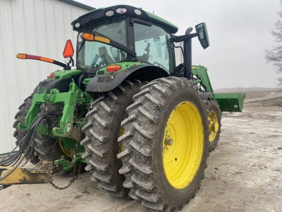 2024 John Deere 6R 215 - Image 2