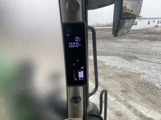 2024 John Deere 6R 215 - Image 14
