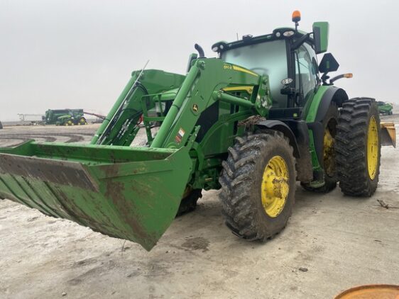 2024 John Deere 6R 215 - Image 3