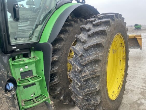 2024 John Deere 6R 215 - Image 4