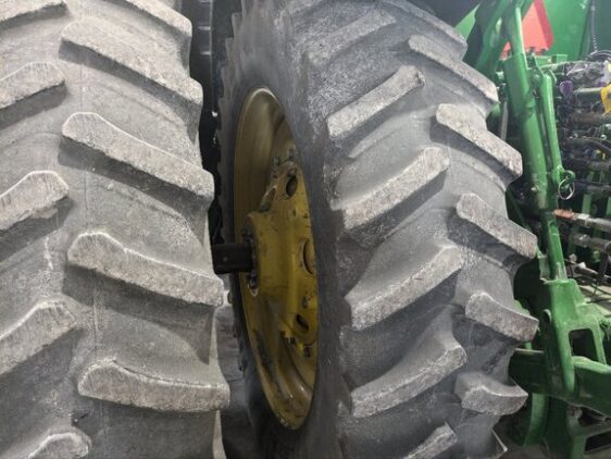 2020 John Deere 8320R - Image 8