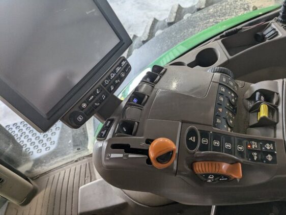 2020 John Deere 8320R - Image 17