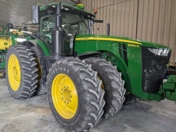 2020 John Deere 8320R - Image 2