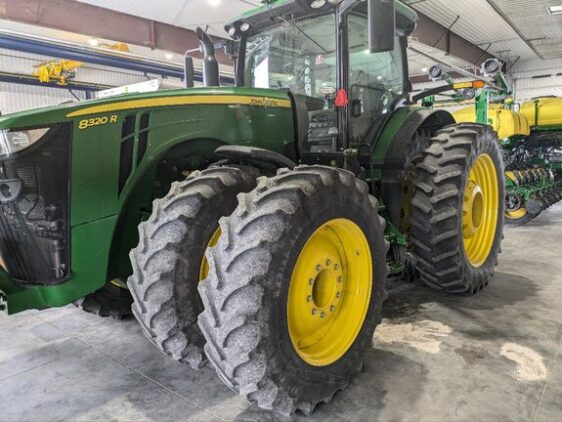 2020 John Deere 8320R - Image 3
