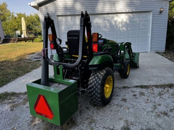 2018 John Deere 2025R - Image 6