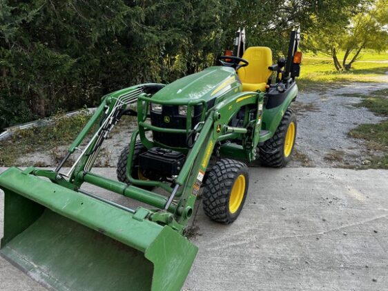 2018 John Deere 2025R - Image 7