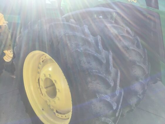 2024 John Deere 8R 370 - Image 8