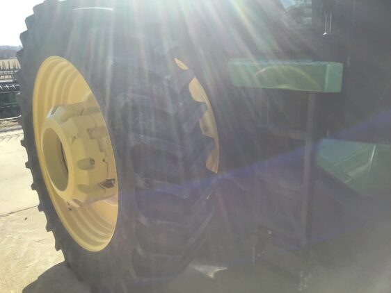 2024 John Deere 8R 370 - Image 9